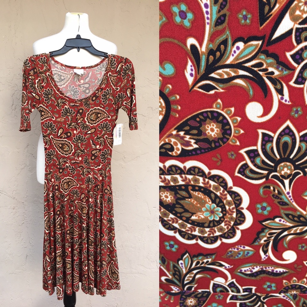 ⬇️ $30 NWT LuLaRoe Nicole Rust Red Paisley